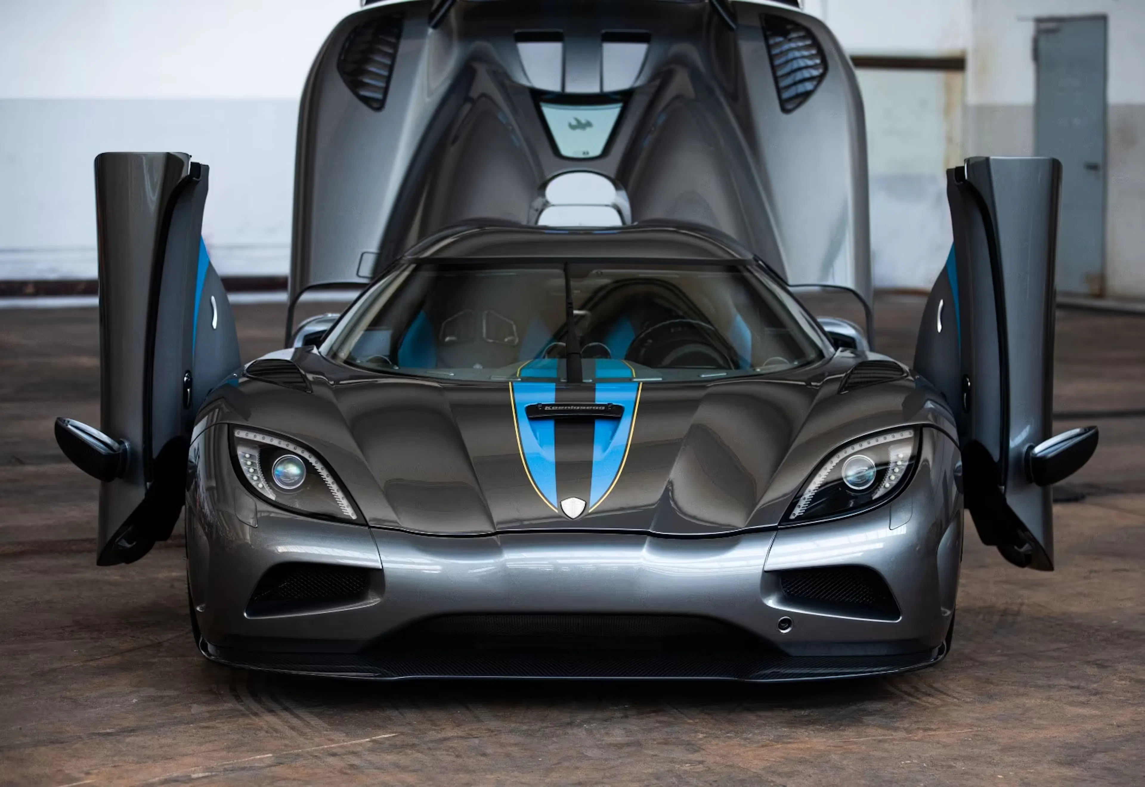 Ein Koenigsegg Agera mit geöffneten Türen