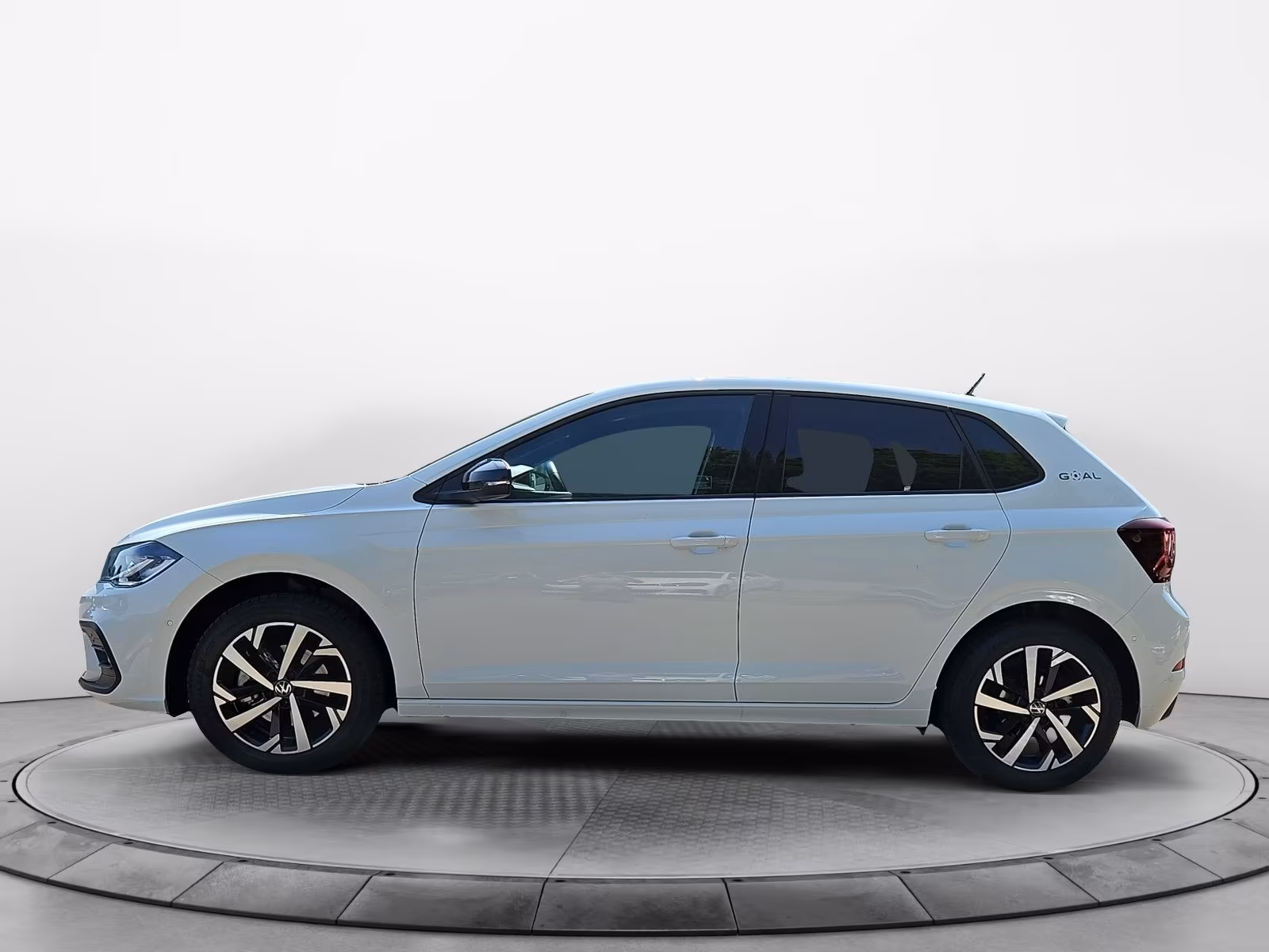 Ein VW Polo auf einer Präsentationsfläche