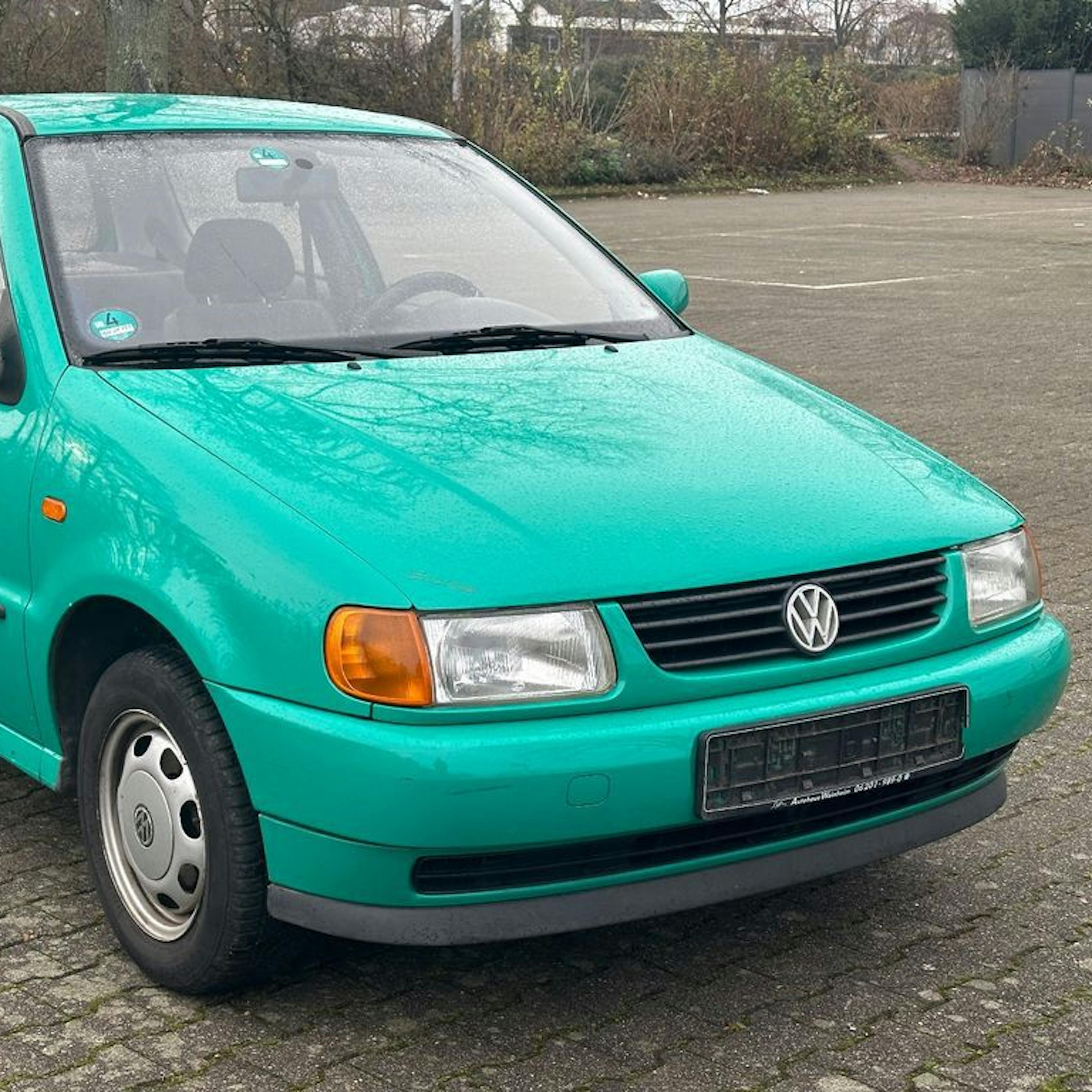 VW Polo in grün