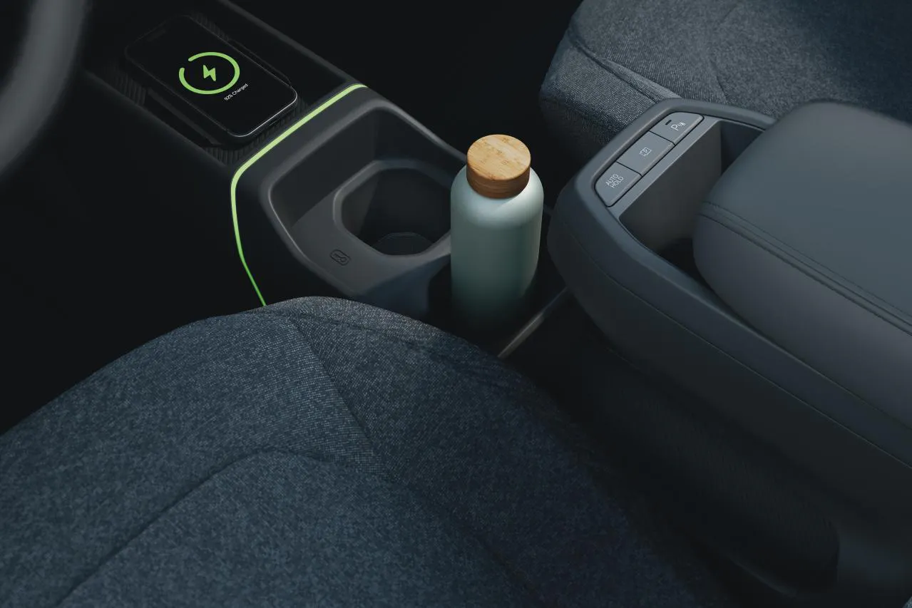 Kia EV2 Getränkehalter neben dem Fahrersitz