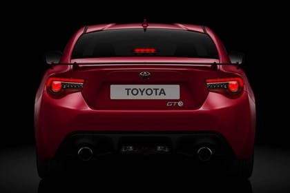 Toyota GT86 ZN6 Aussenansicht Heck statisch Studio rot