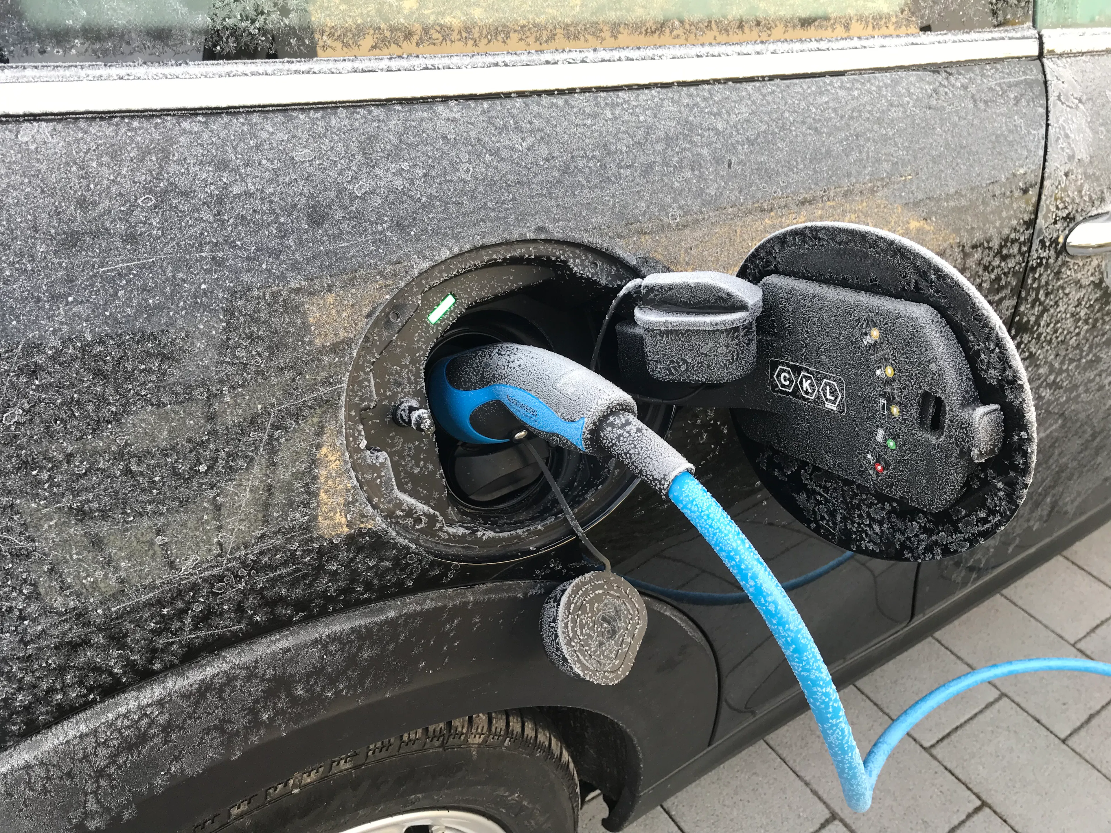 Ladekabel bei schlechtem Wetter