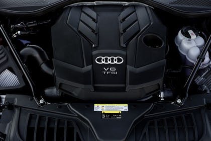 Audi A8 4N Aussenansicht statisch Detail Motor