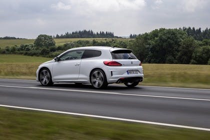 VW Scirocco Typ 13 Aussenansicht Heck schräg dynamisch weiss