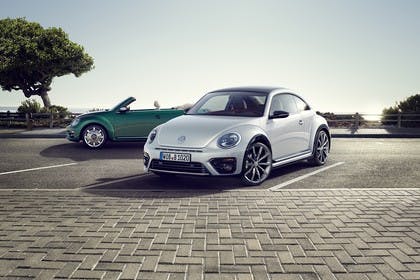 VW Beetle Aussenansicht Front schräg statisch weiss