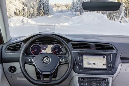 VW Sharan Innenansicht Fahrerposition statisch hellgrau