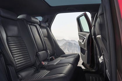 Land Rover Discovery Sport L550 Innenansicht Detail statisch schwarz Rücksitzbank