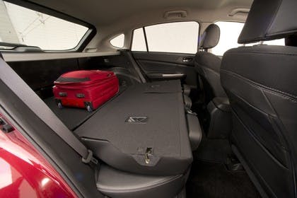Subaru Impreza G4 Innenansicht statisch Studio Kofferraum Rücksitze umgeklappt