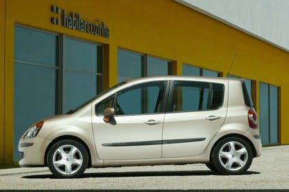 Renault Modus P Aussenansicht Seite statisch beige
