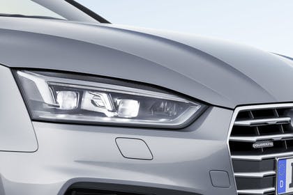Audi A5 Coupe Aussenansicht Detail LED Scheinwerfer statisch silber