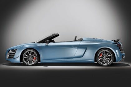 Audi R8 Aussenansicht Seite Studio statisch blau