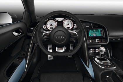 Audi R8 Spyder Innenansicht Fahrerposition Studio statisch schwarz