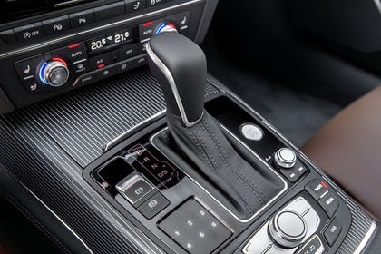 Audi A7 4G Innenansicht Detail Mittelkonsole statisch schwarz