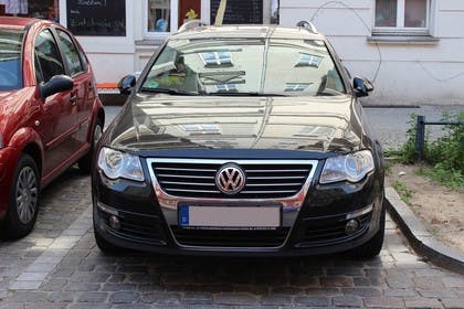 VW Passat Variant B6 Aussenansicht Front statisch schwarz