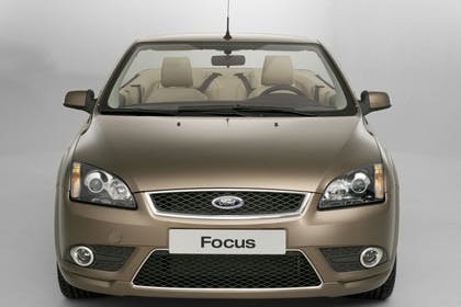 Ford Focus MK2 Cabrio Studio Aussenansicht Front statisch braun