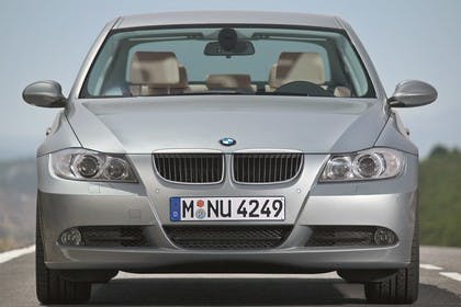 BMW 3er Limousine Aussenansicht Front statisch grau