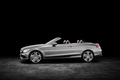 Mercedes-Benz C-Klasse Cabriolet A205 Aussenansicht Seite schräg statisch Studio grau
