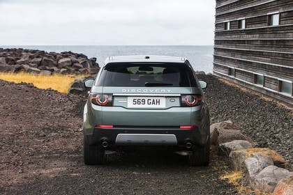 Land Rover Discovery Sport L550 Aussenansicht Heck statisch grau
