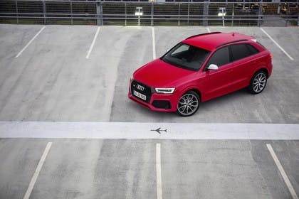 Audi RSQ3 8U Aussenansicht Front schräg erhöht statisch rot