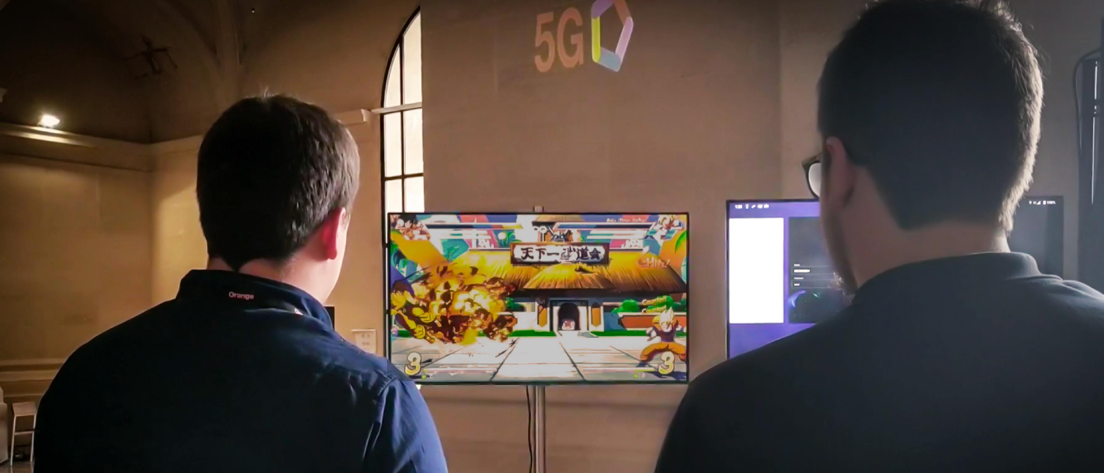 Playing Dragon Ball Fighterz on Shadow at the Show Hello 5G event in Lille. 