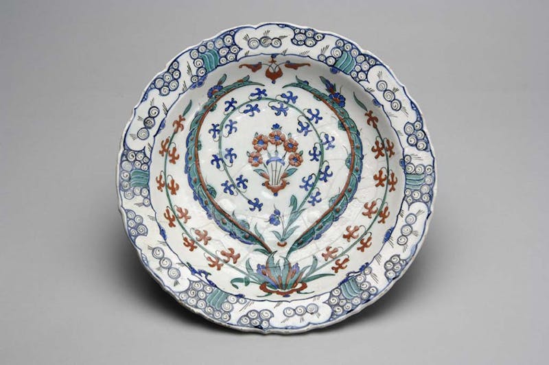 Cusped-Rim Polychrome Ceramic Dish with Hyacinth and Saz Leaf Motifs Turkey (Iznik), Ottoman, 16thStonepaste, polychrome pigments Shangri La Museum of Islamic Art, Culture & Design48.25
