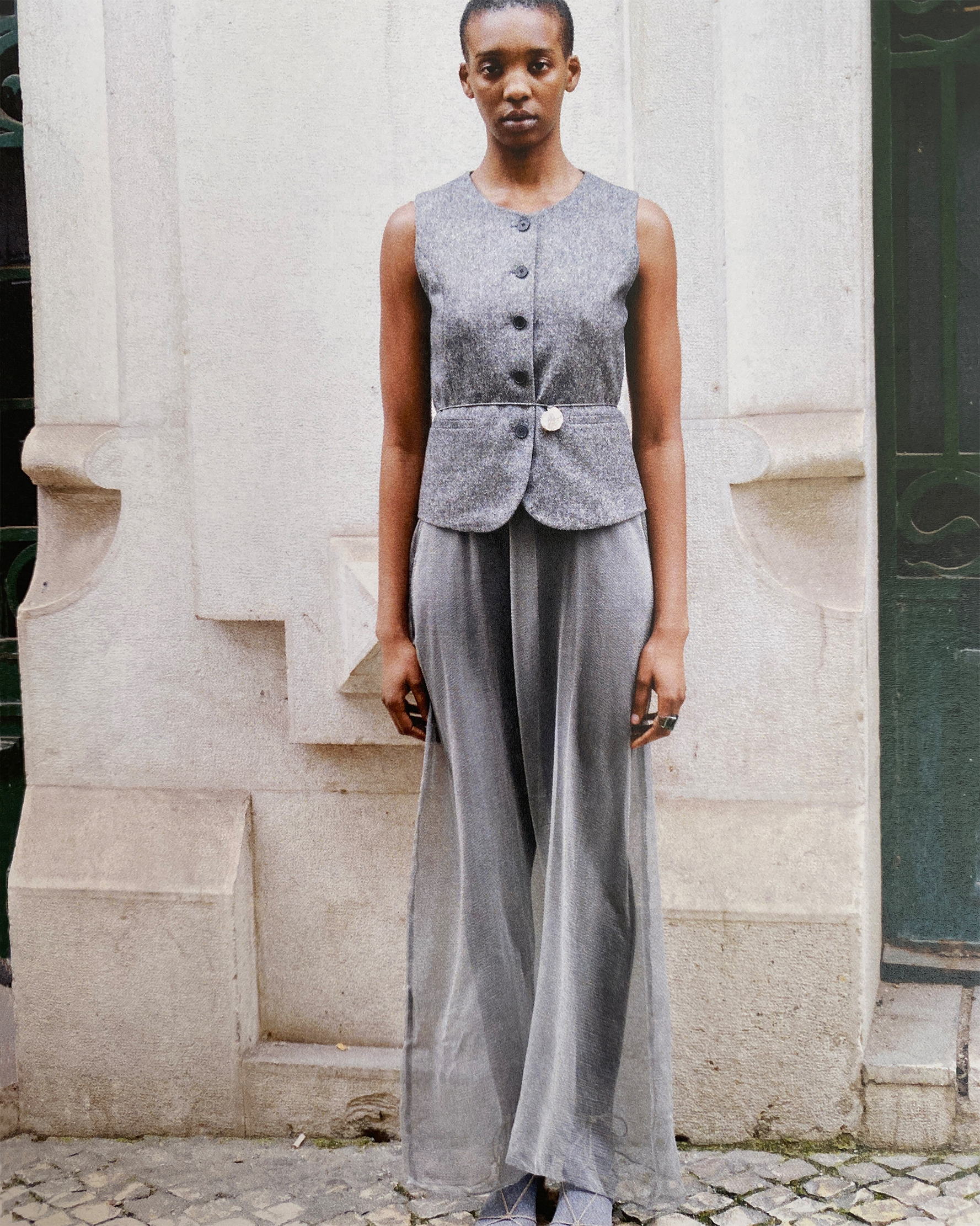 ARCHETYPE NECKLACE, GREY