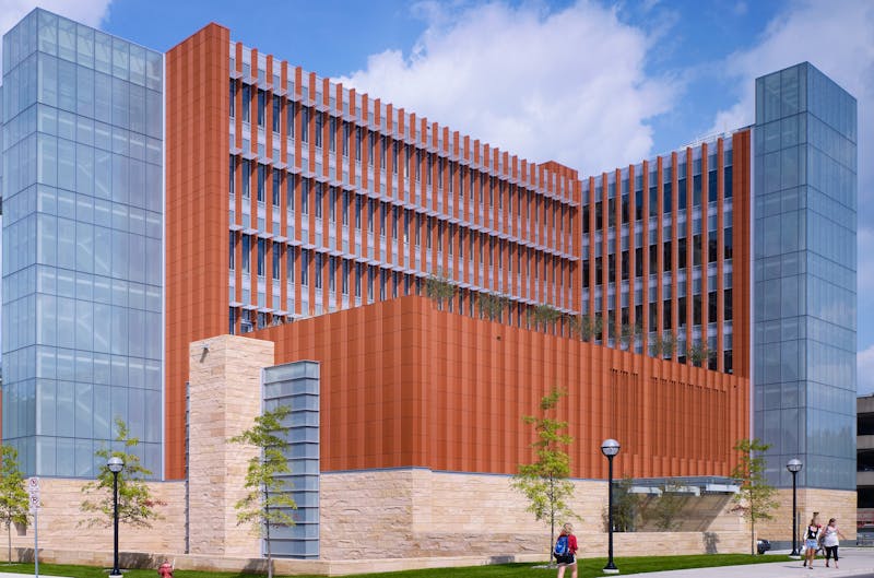 Shildan Terracotta, UM Ross School of Business, Terracotta Rainscreen, Granatrot 