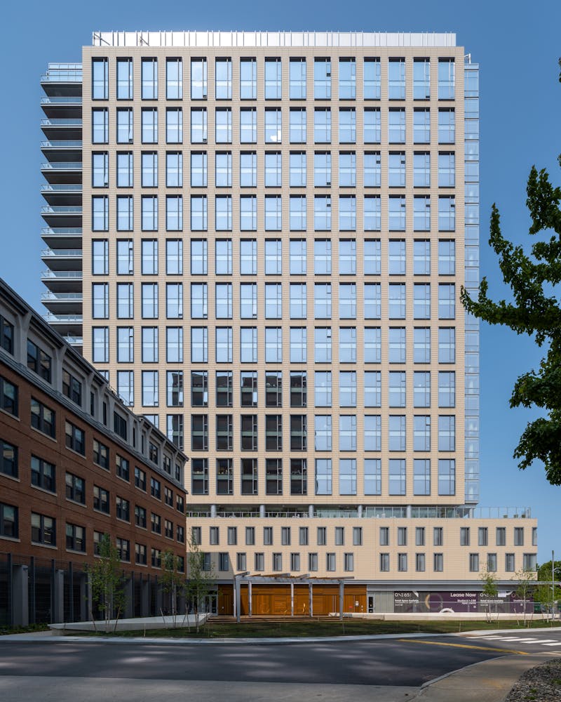 Shildan Group Terracotta Rainscreen, 165 Main Kendall Square, Longoton, Creme, DSCF4826