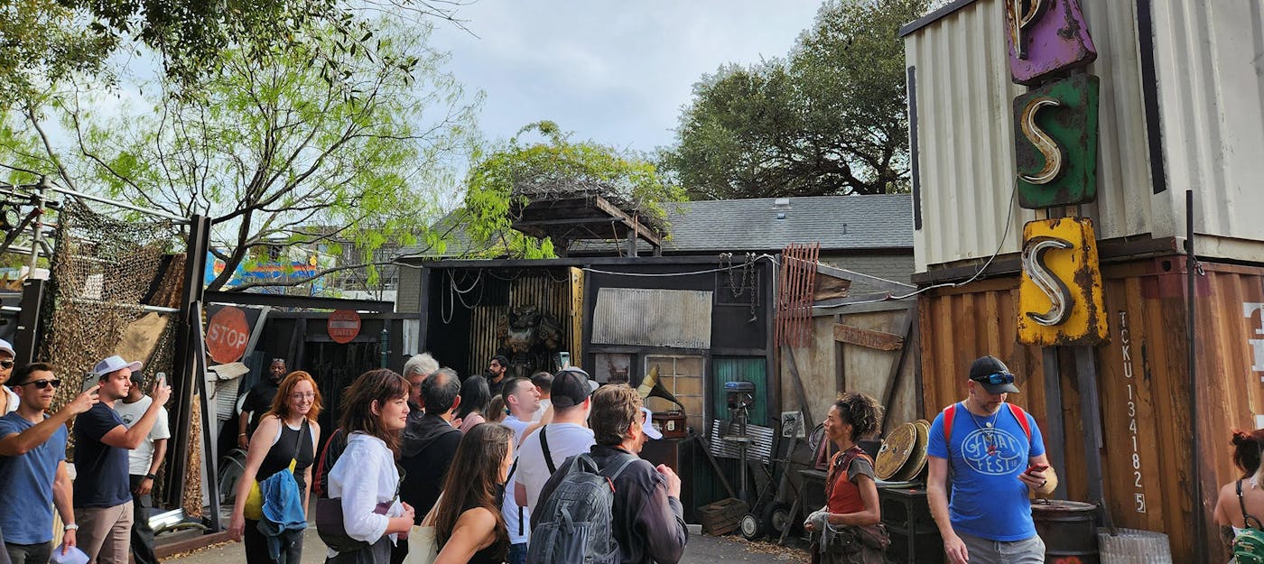 Ілон Маск відвідав фестиваль Fallout Experience