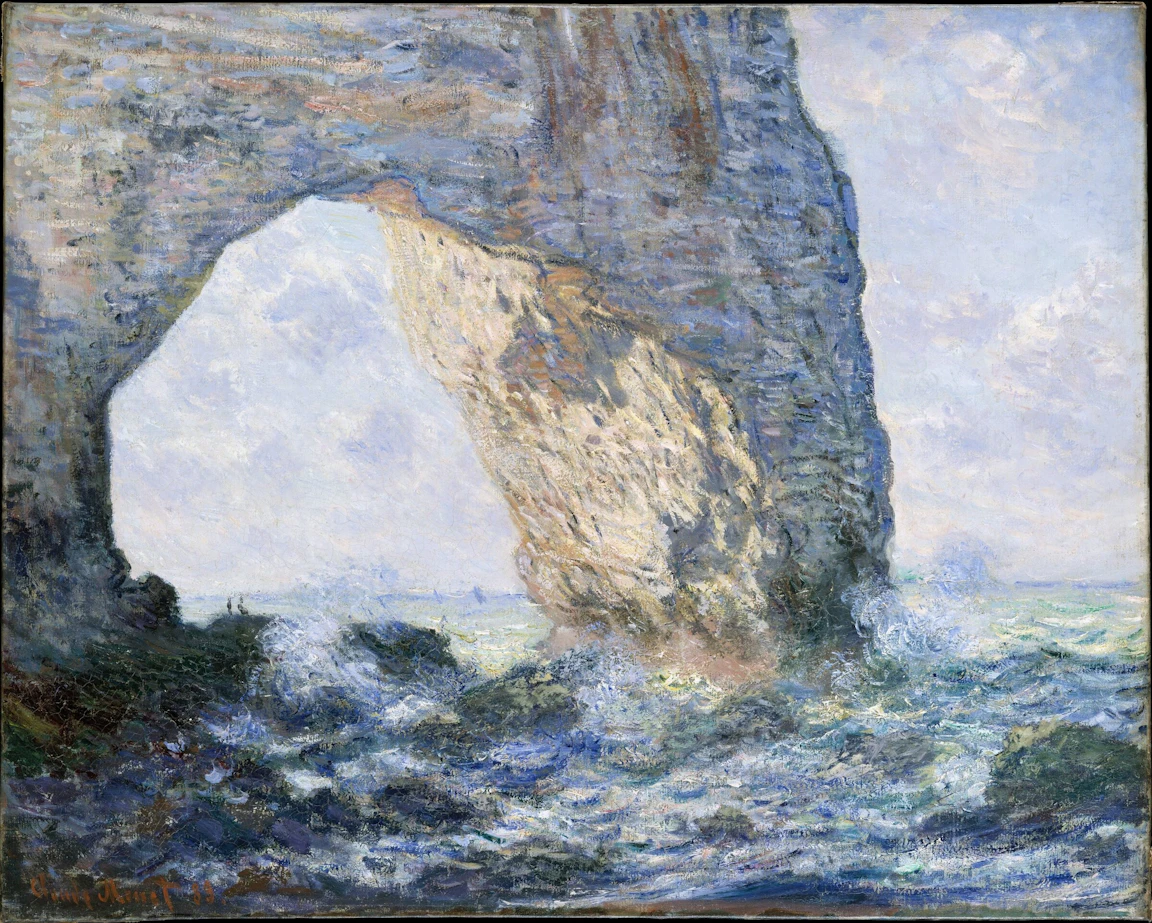 분홍빛과 보랏빛으로 빛나는 거대한 바위 아치 아래로 하얀 파도가 부서지는 Monet 의 그림