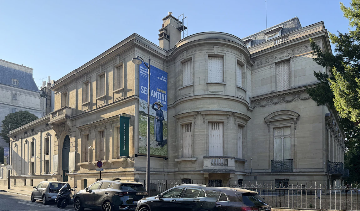 파리 16구 공원 옆에 선 옅은 베이지색 석조 저택, Musée Marmottan Monet