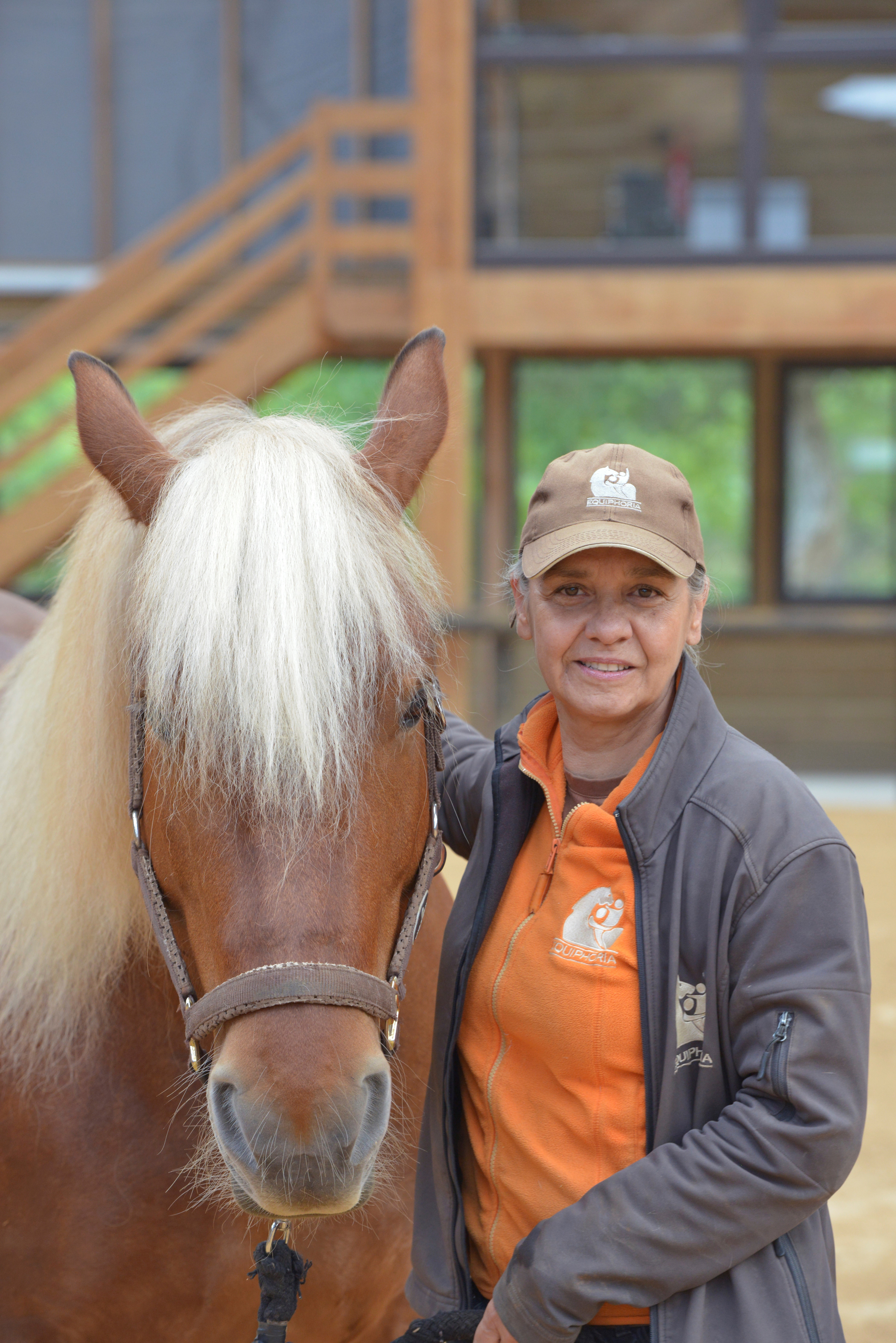 Retrato de Hélène Viruega con un cabello