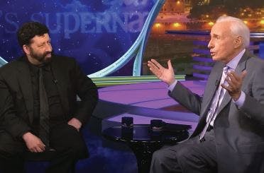 Sid Roth speaking with Jonathan Cahn