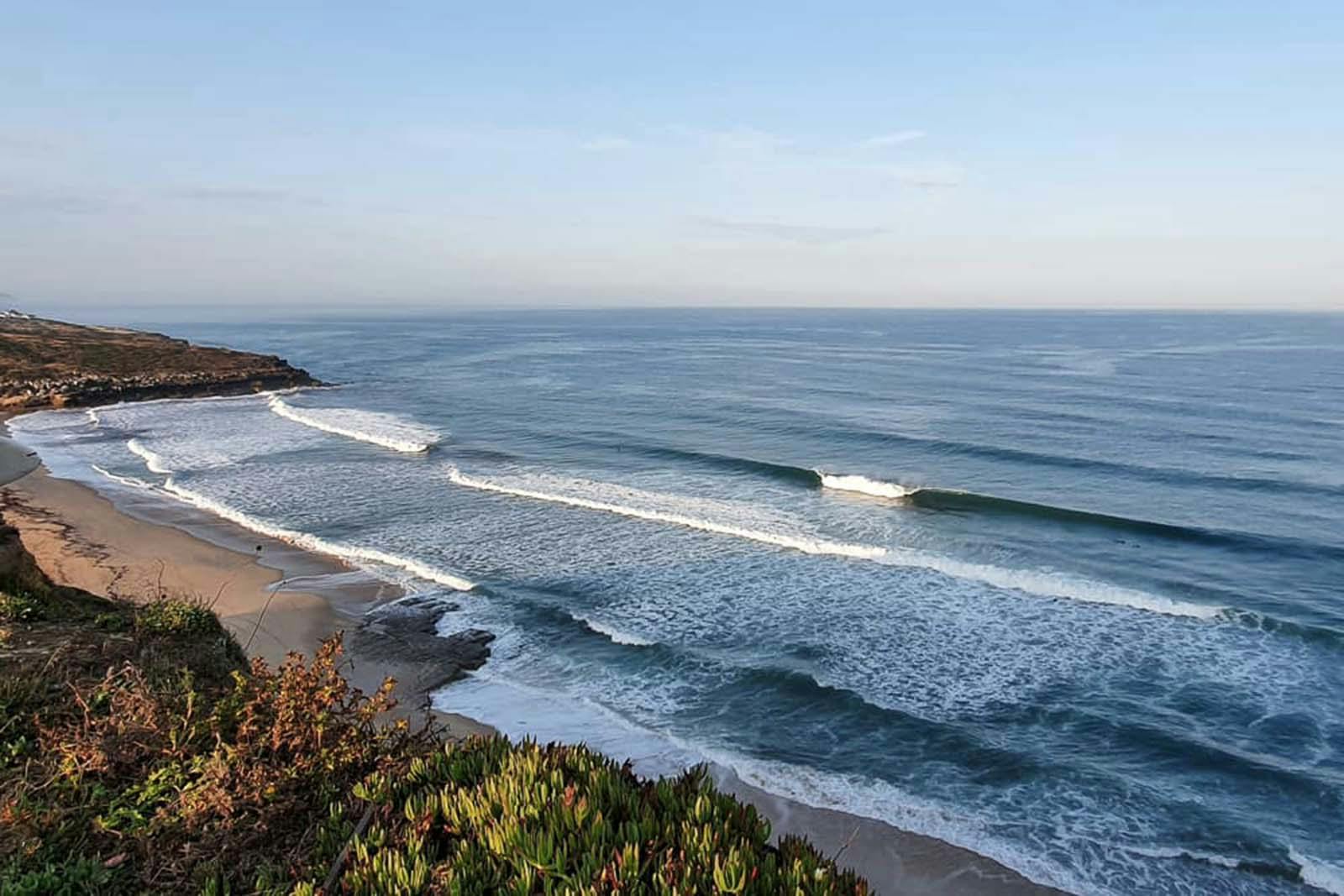 Surfing Portugal: Praia da Foz do Lizandro, Ericeira.