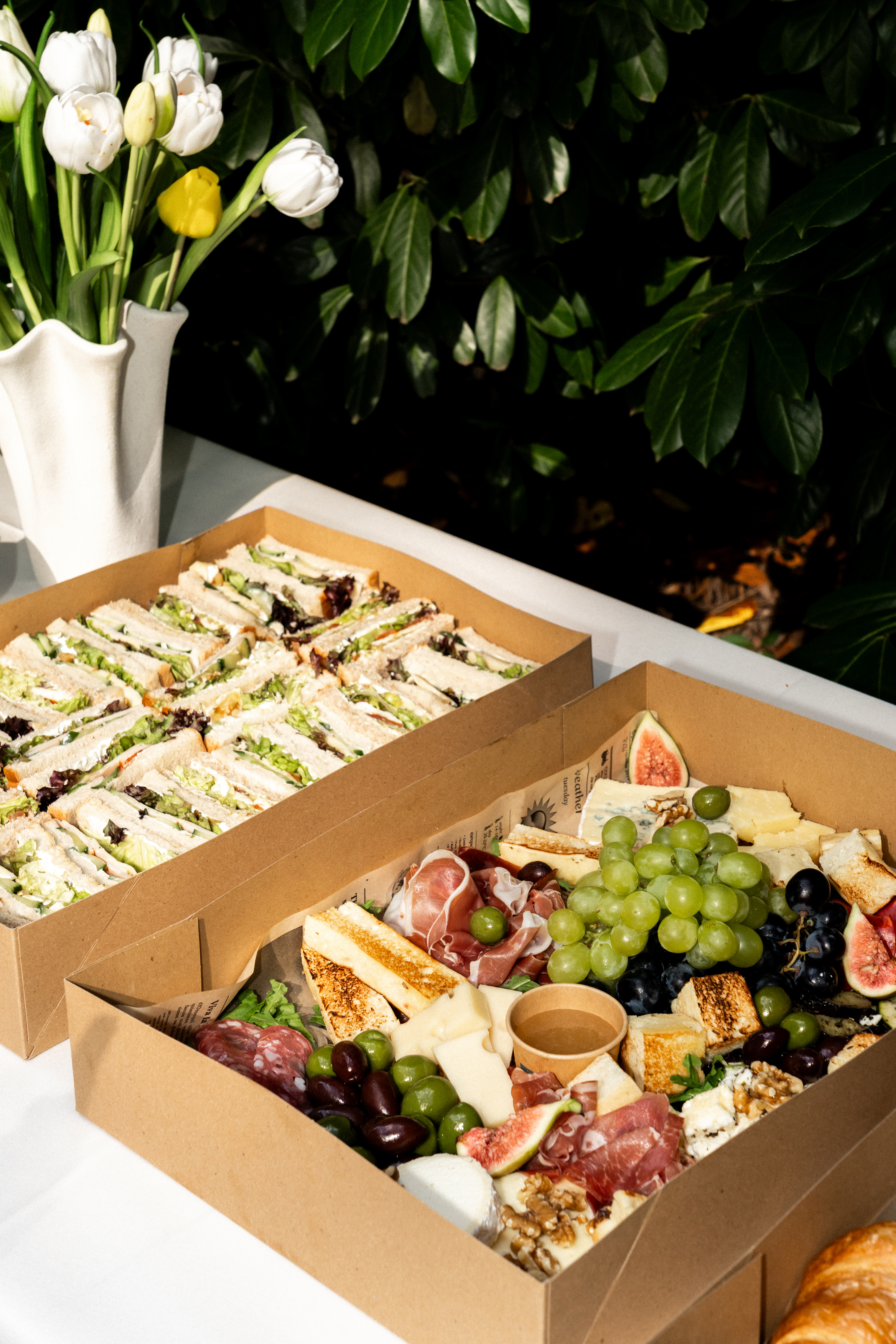 https://images.prismic.io/silverspoon-catering/107XOjaJQ6hI4AC2_CMO09838.jpg?auto=format%2Ccompress&rect=0%2C2108%2C4000%2C2857&w=700&h=500