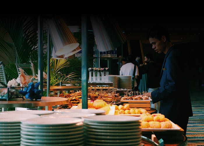 https://images.prismic.io/silverspoon-catering/aIc_51GsbswqTVX7_6.png?auto=format,compress&rect=0,4,1600,1143&w=700&h=500