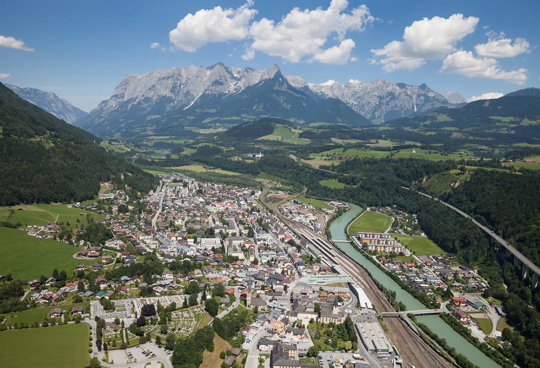 Alpine town in the heart of Pongau, renowned for winter sports, nature, and a high quality of life.