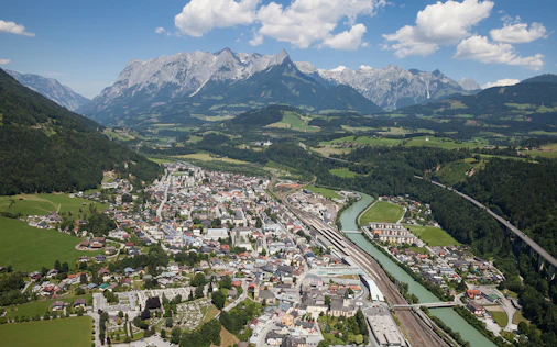 alpine Stadt im Herzen des Pongaus, bekannt für Wintersport, Natur und hohe Lebensqualität.