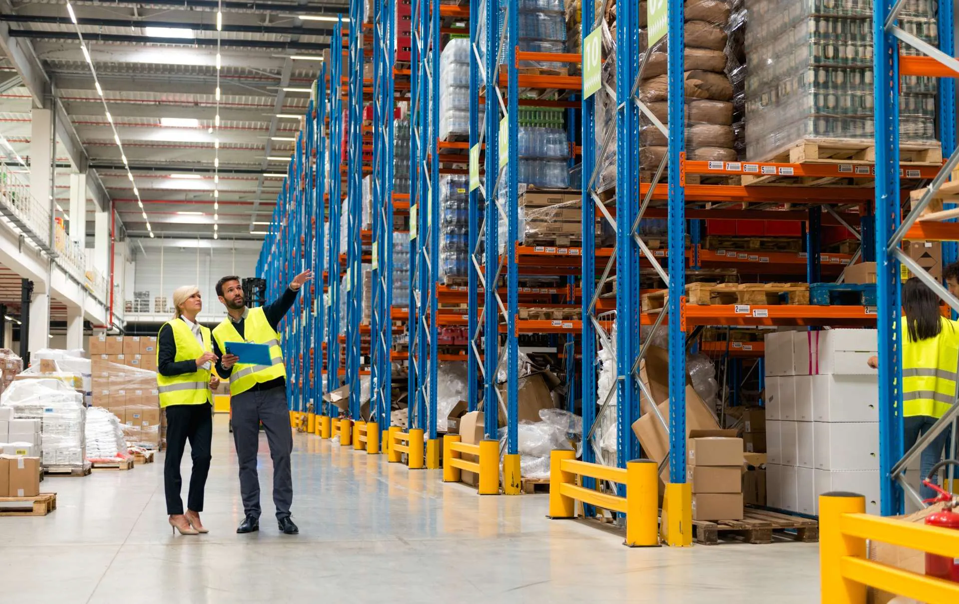 Almacenes de Materias Primas: Cómo Organizarlos