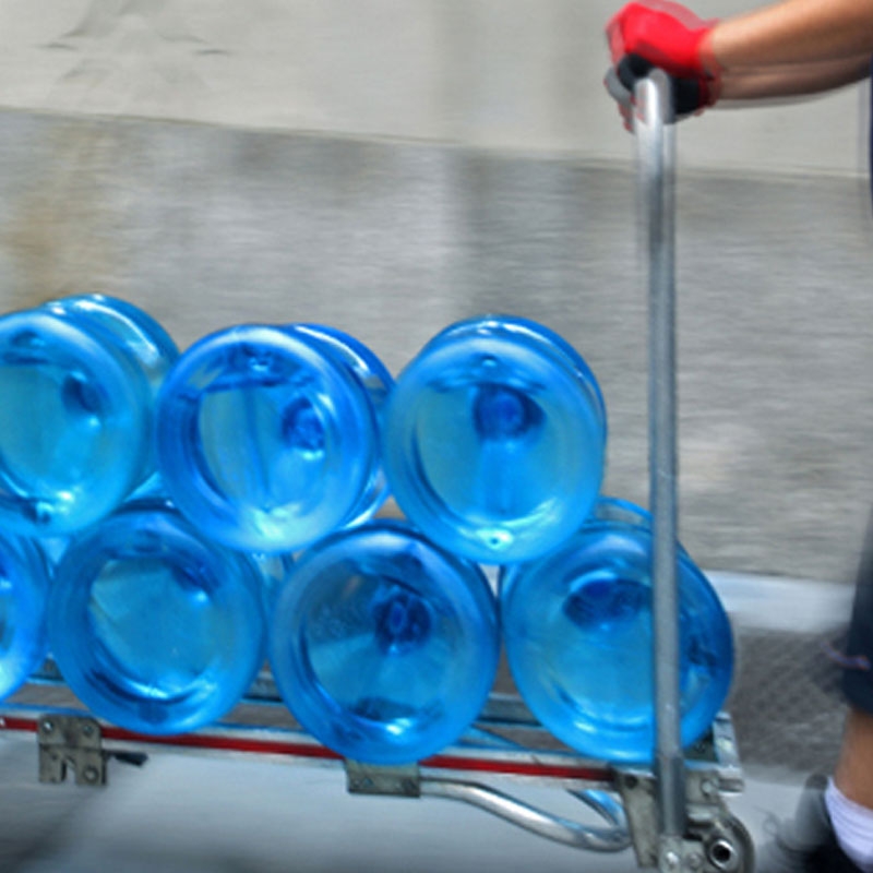 Agua embotellada en oficinas. Más que para la sed ¡para la salud!