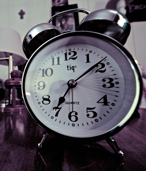 Reloj que muestra el ahorro de tiempo logístico
