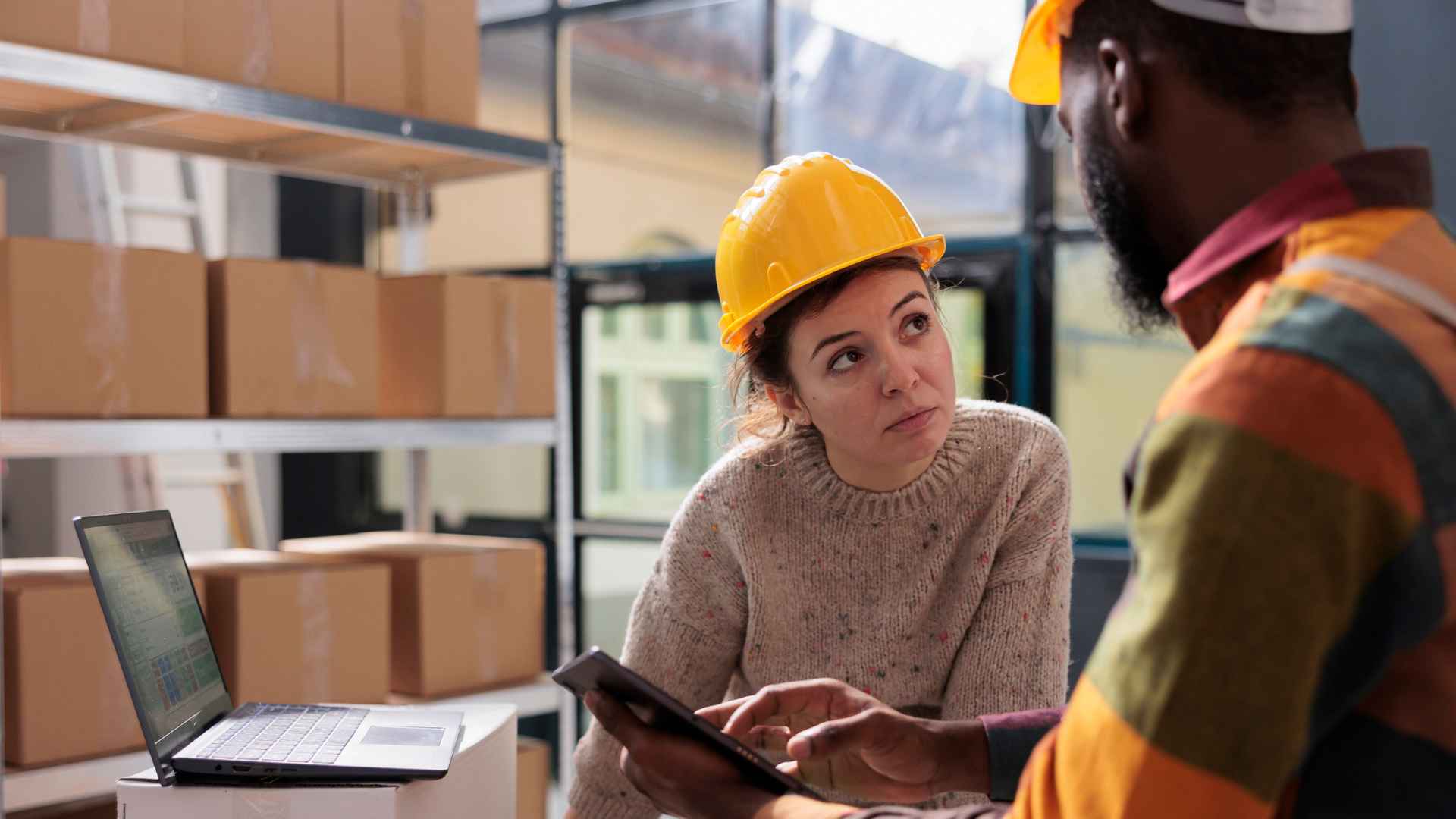 Técnico em Logística: o que faz, salário e mercado de trabalho no Brasil
