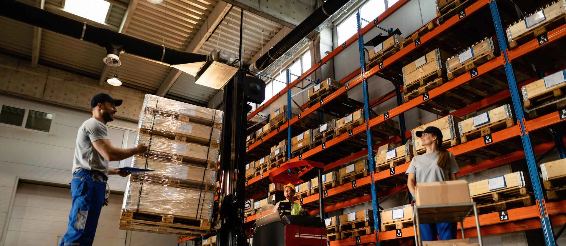 Logística de aprovisionamiento: qué es, cómo funciona y cómo optimizarla en tu empresa