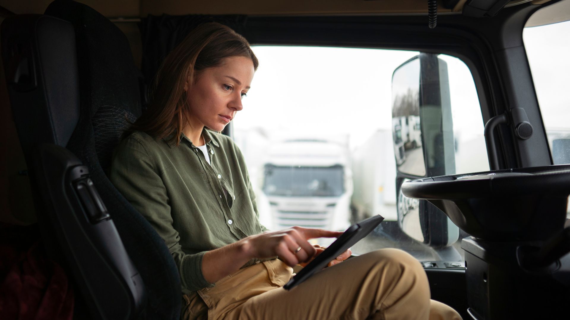 Sistema de gestión de flotas optimiza rutas y reduce costos
