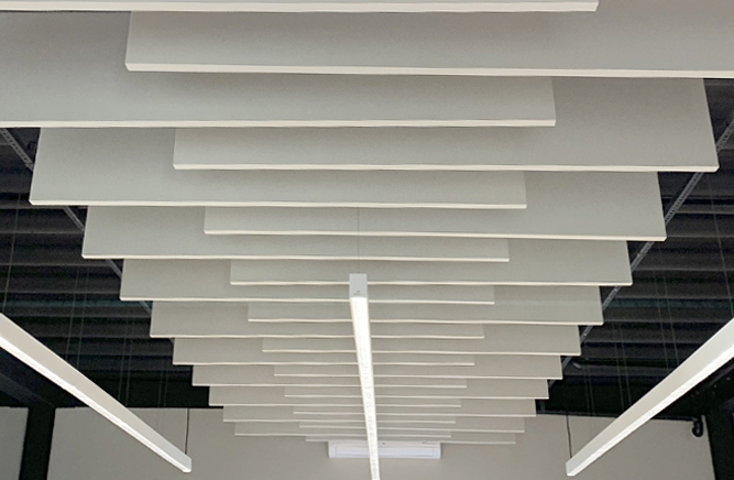 baffles acústicos para ambientes corporativos