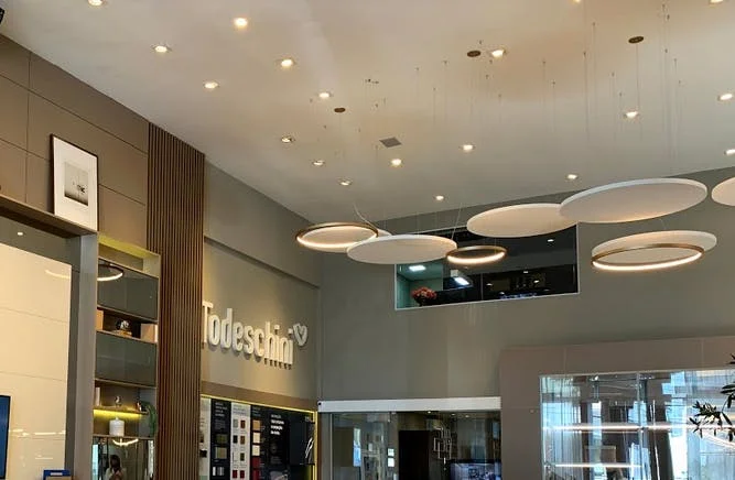 nuvens suspensas redondas