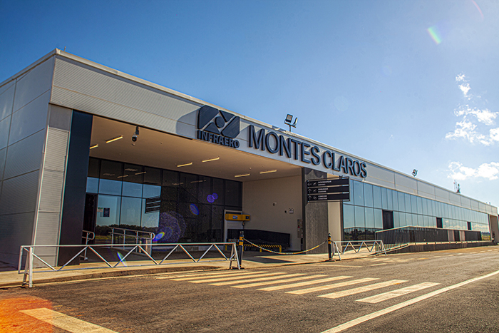 aeroporto de monte claro com forros metálicos divisystem