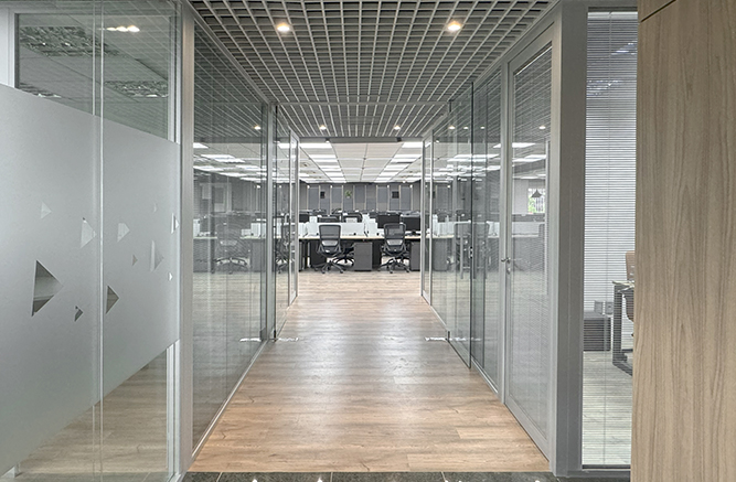 Vidro duplo com persiana interna junta seca