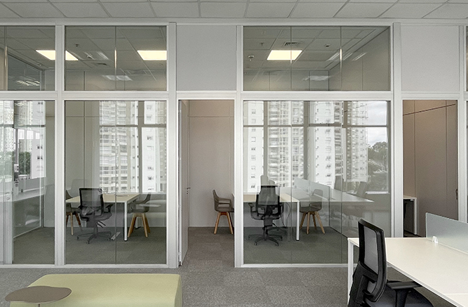 divisória alto padrão com vidro duplo para escitório