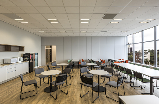 projeto comercial com divisória junta seca e forro armstrong calla